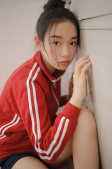 男人吃奶摸下挵进去好爽在线观